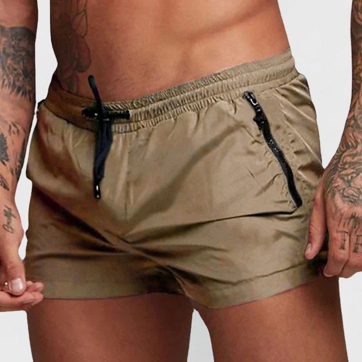 Enzo  | The short costume for a bold and functional style