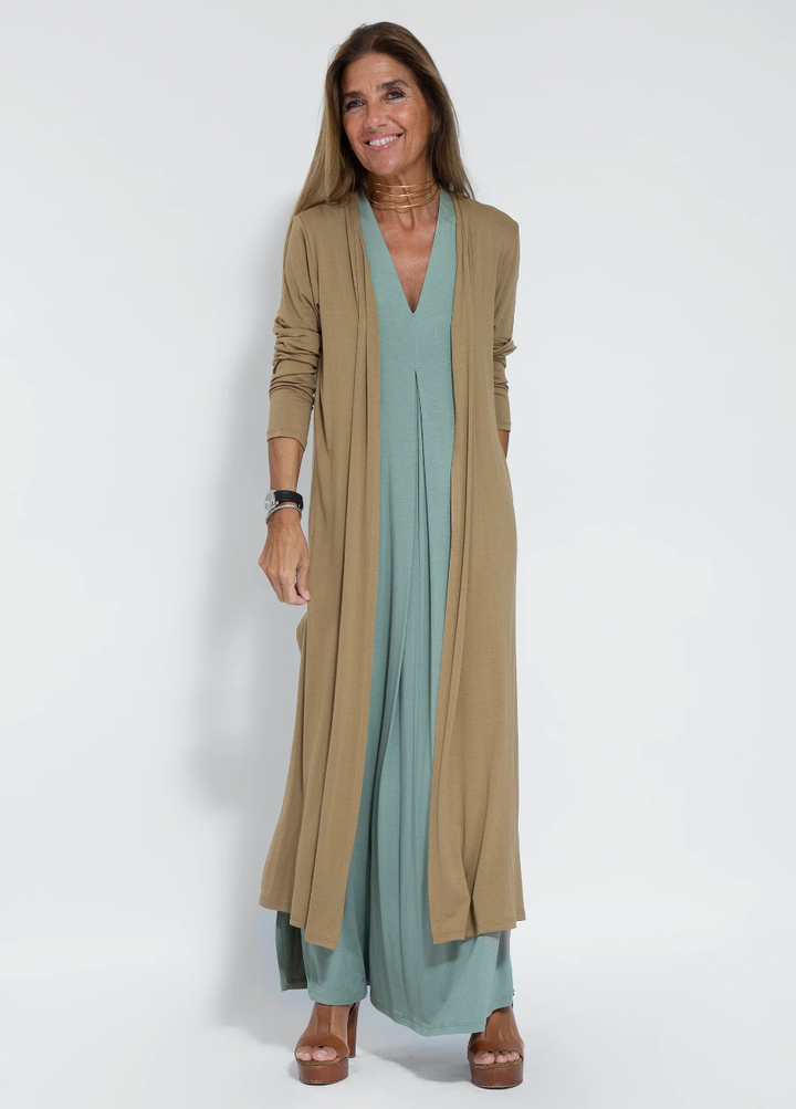 Solana - Ensemble consisting of a long, figure-hugging dress and a vest