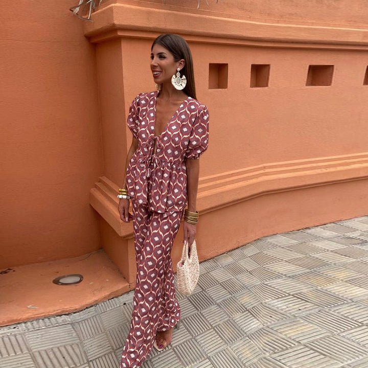 Lisa   | Casual and Chic Women's Outfit