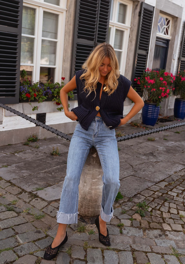 FENJA  | The Chic Layering Knit Vest
