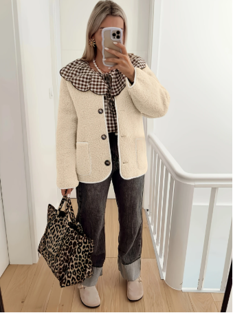 Lillia | The fleece button jacket