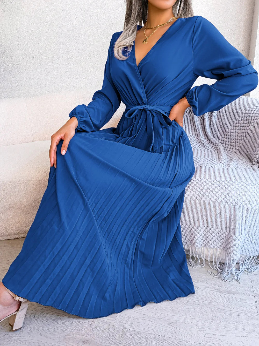 Daisy - Women's V-Neck Pleated Maxi Dress Long Sleeve