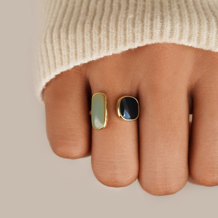 Enveloping Ring with Aquamarine
