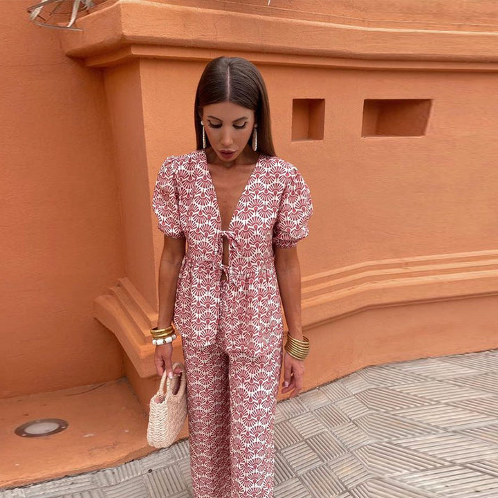 Lisa   | Casual and Chic Women's Outfit