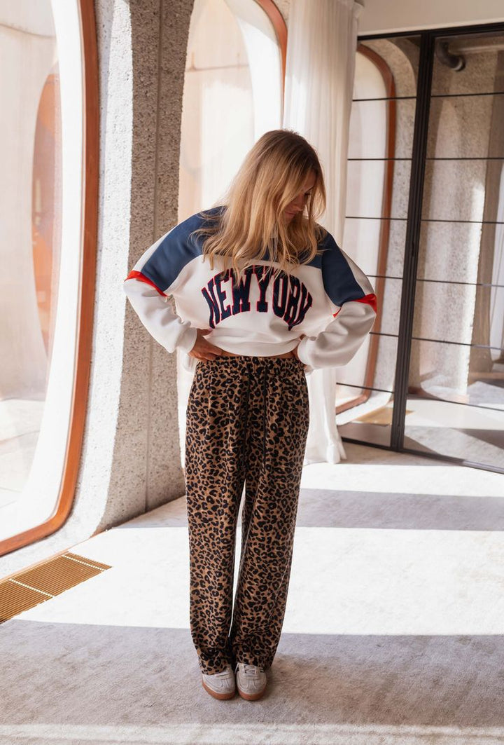 MIRA  | The Leopard Sweatpants