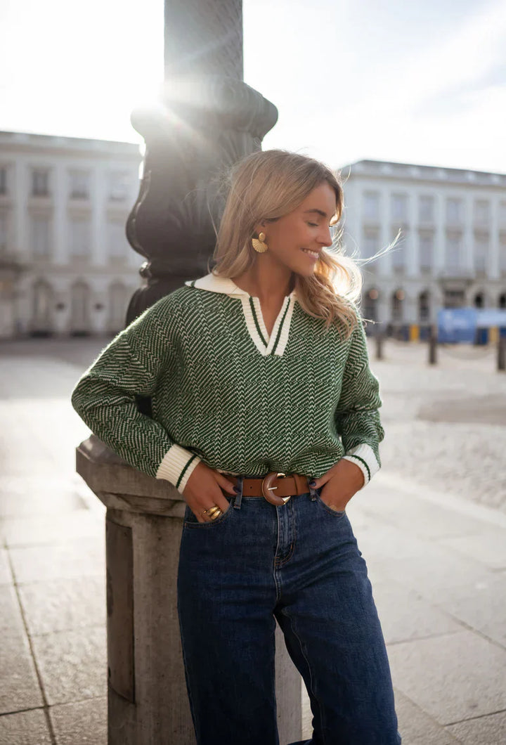 EMILIA  | The Green V-Neck Pullover