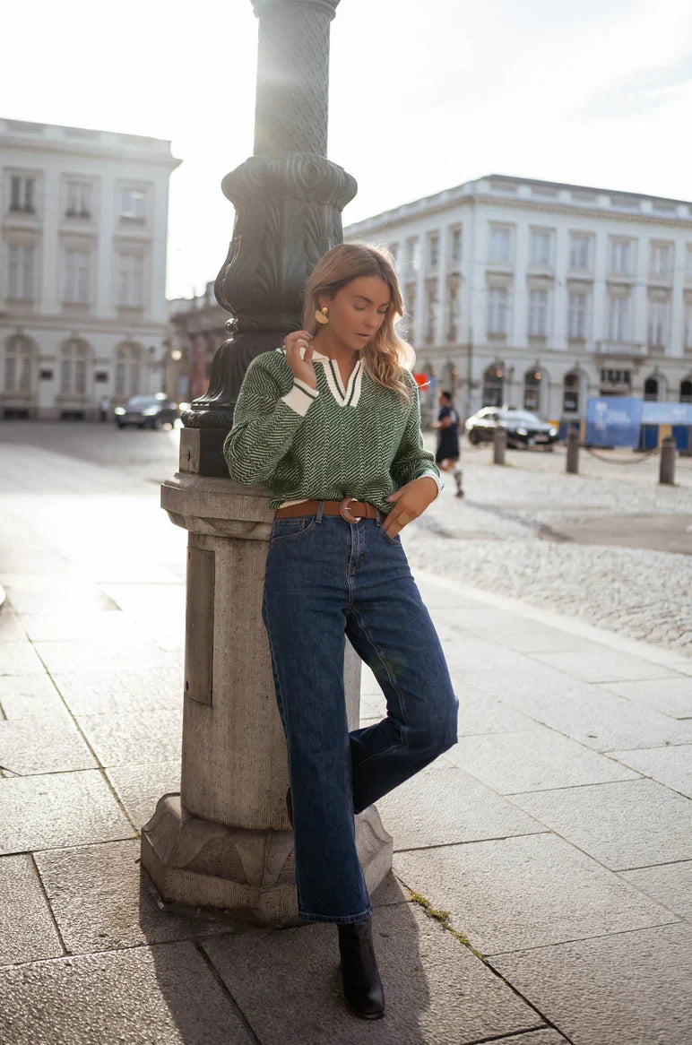 EMILIA  | The Green V-Neck Pullover