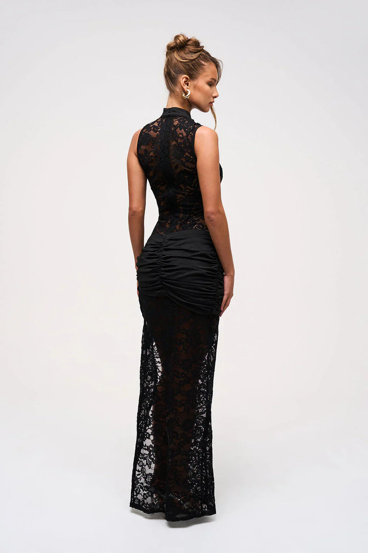 SARA  | Long lace dress with teardrop neckline