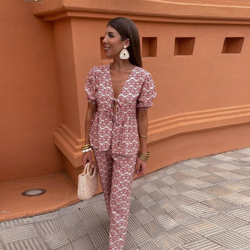 Lisa   | Casual and Chic Women's Outfit